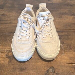 Everlane Cream and Black Casual Canvas Sneakers
